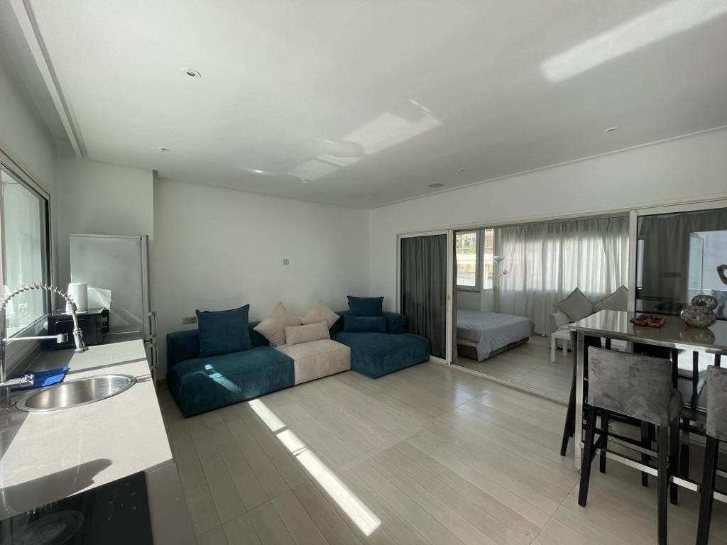 Central, Terrasse, Confortable - Bleue Residence Casablanca Eksteriør billede