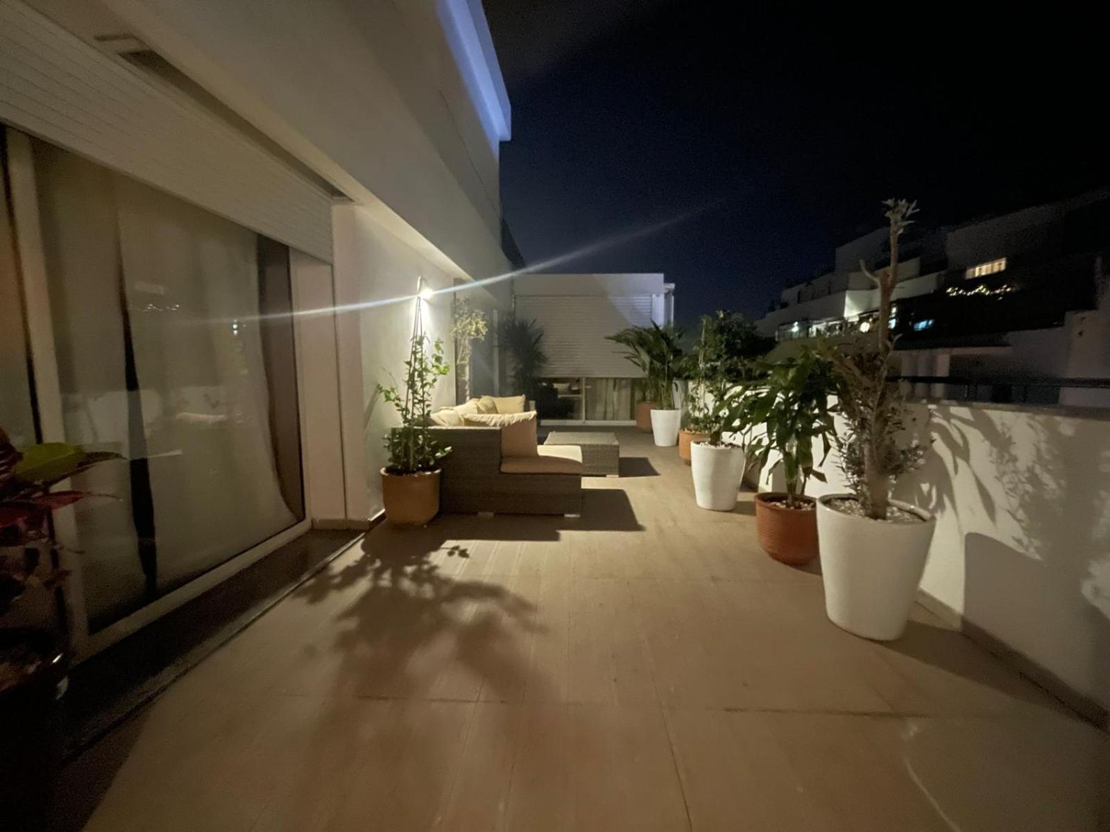 Central, Terrasse, Confortable - Bleue Residence Casablanca Eksteriør billede