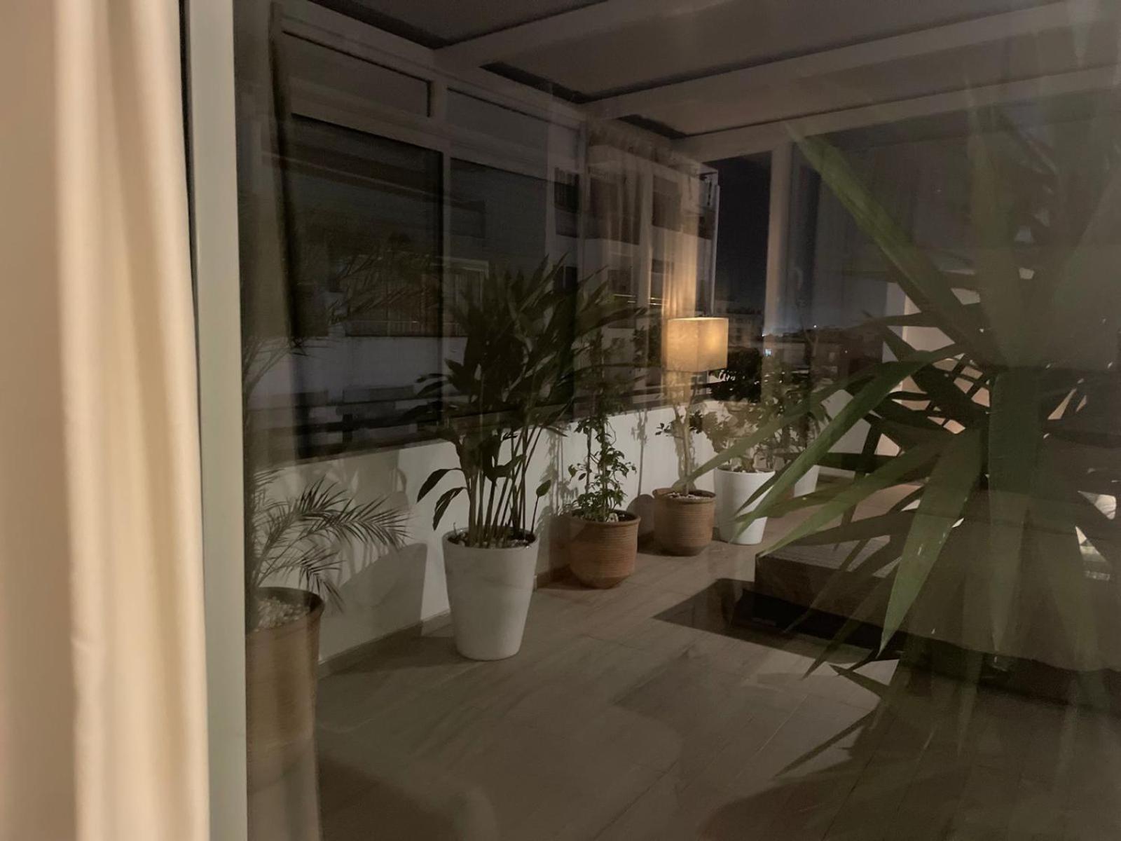 Central, Terrasse, Confortable - Bleue Residence Casablanca Eksteriør billede